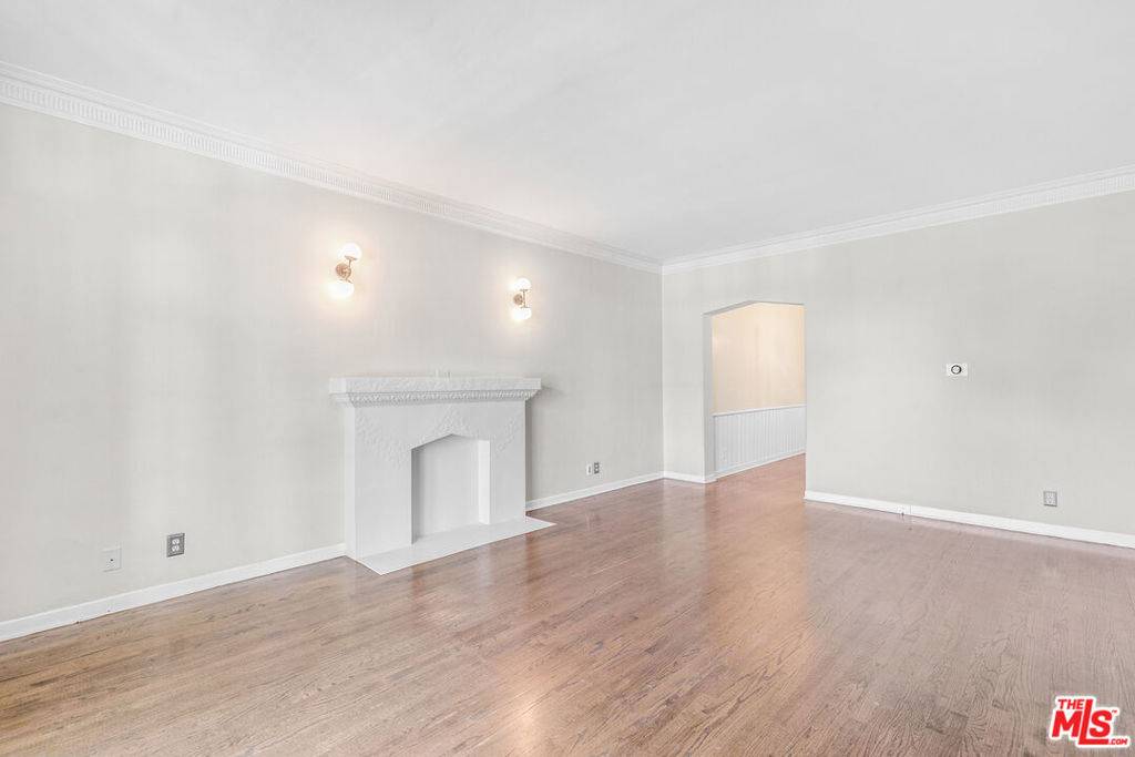 Los Angeles, CA 90068,6053 Scenic AVE