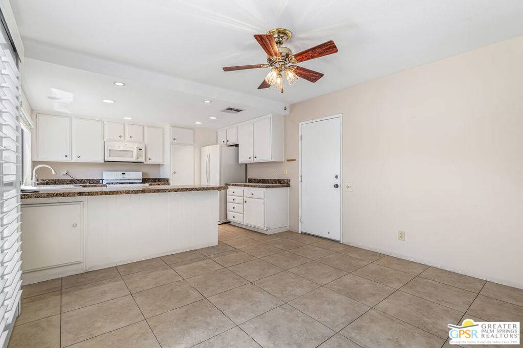 2355 S Gene Autry TRL #E Palm Springs, CA 92264