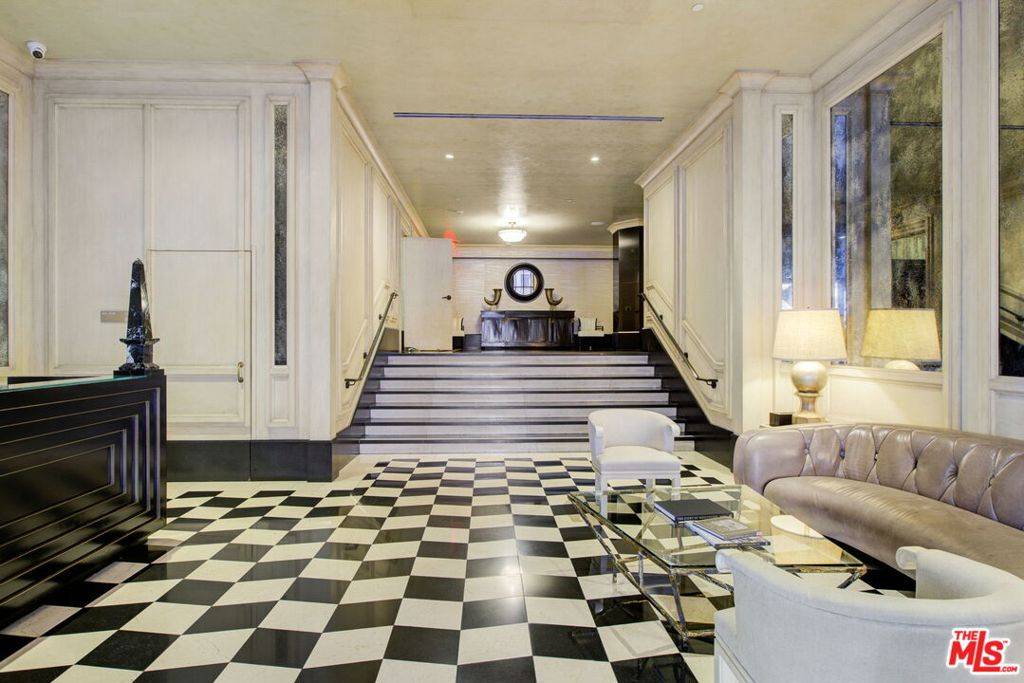 Los Angeles, CA 90028,1645 N Vine ST #306