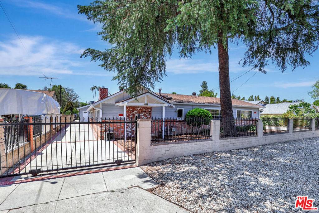 Reseda, CA 91335,7445 Balcom AVE