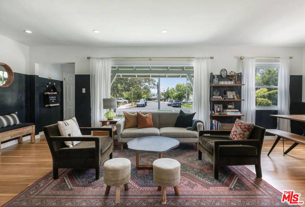 Valley Village, CA 91607,11925 Tiara ST