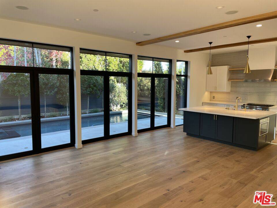 Los Angeles, CA 90066,3452 Grand View BLVD