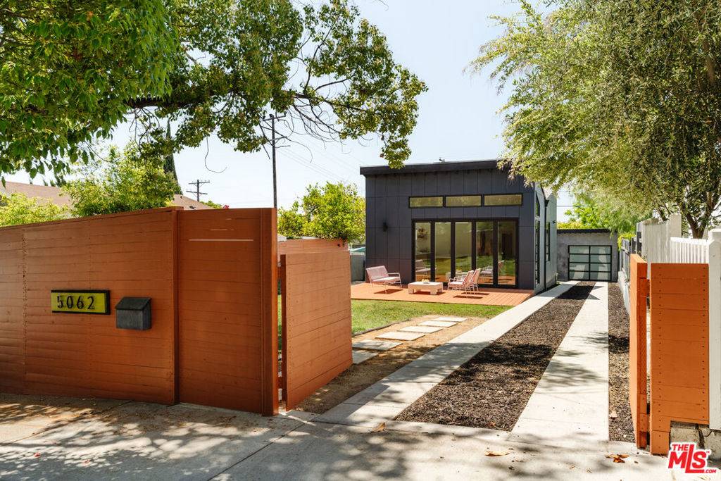 Los Angeles, CA 90042,5062 Coringa DR