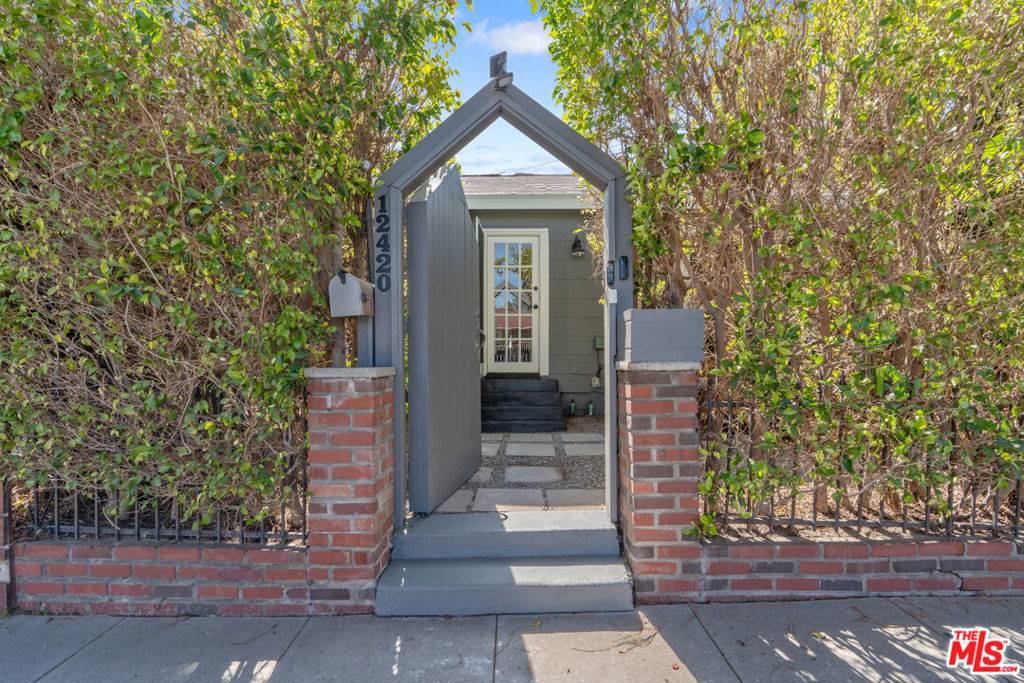 Los Angeles, CA 90066,12420 Verdi ST