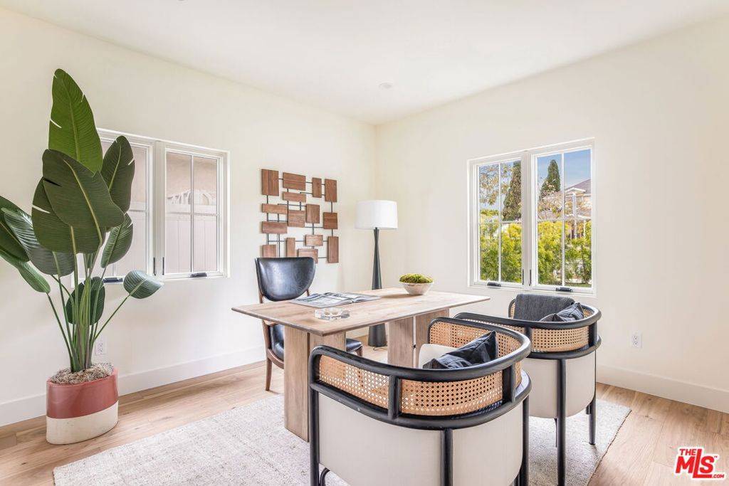 Santa Monica, CA 90405,2455 23rd ST