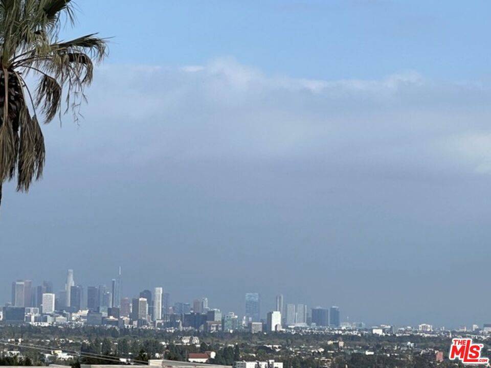 West Hollywood, CA 90069,1148 N Clark ST