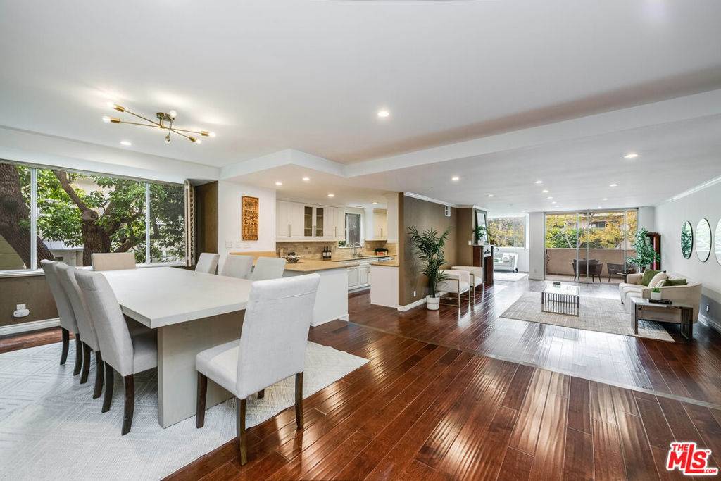 Beverly Hills, CA 90210,441 N Oakhurst DR #205
