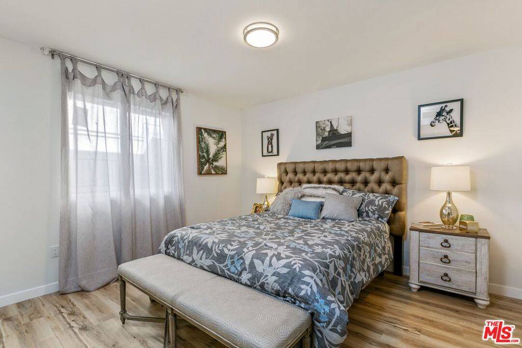 Van Nuys, CA 91406,6640 Woodley AVE #218