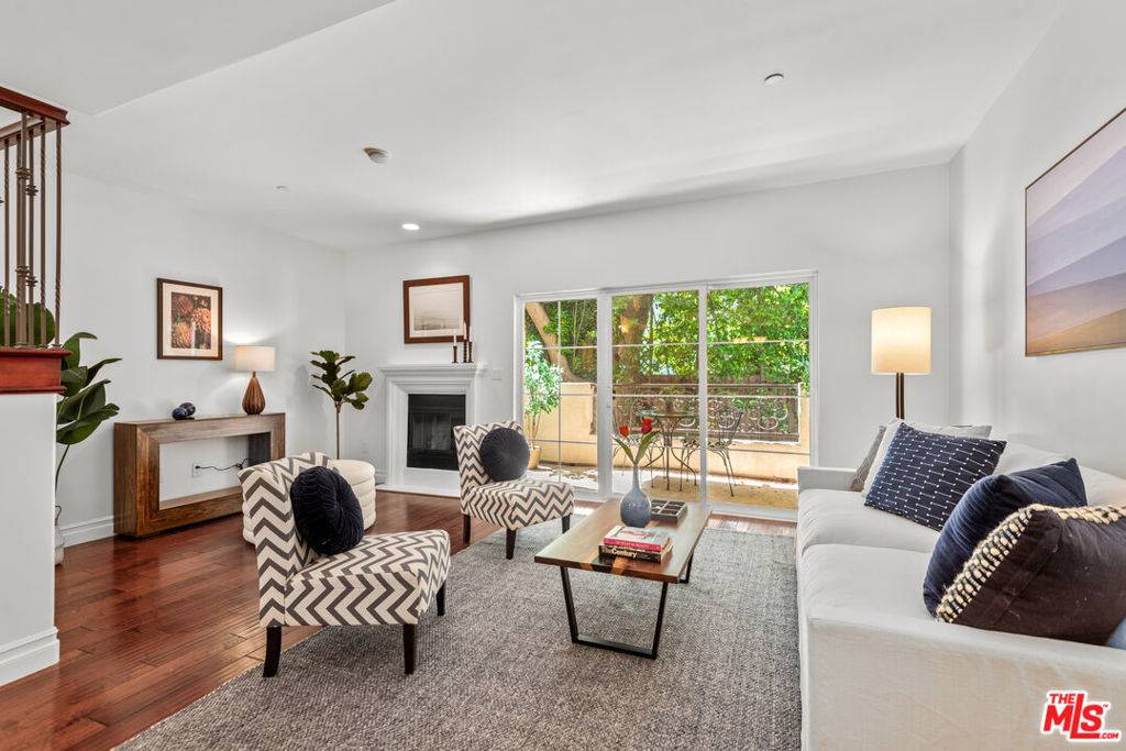 Sherman Oaks, CA 91411,15206 Burbank BLVD #108