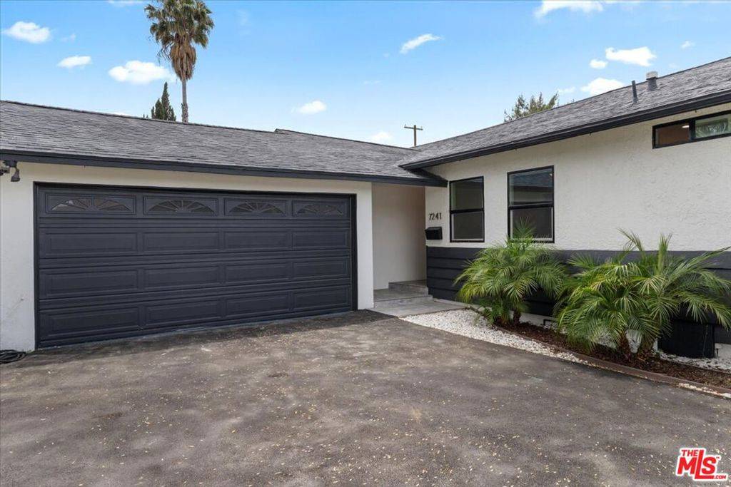 Reseda, CA 91335,7241 Donna AVE
