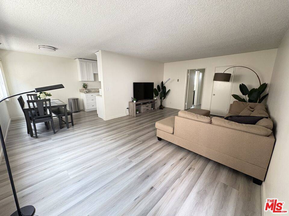 West Hollywood, CA 90046,1009 N Edinburgh AVE #3
