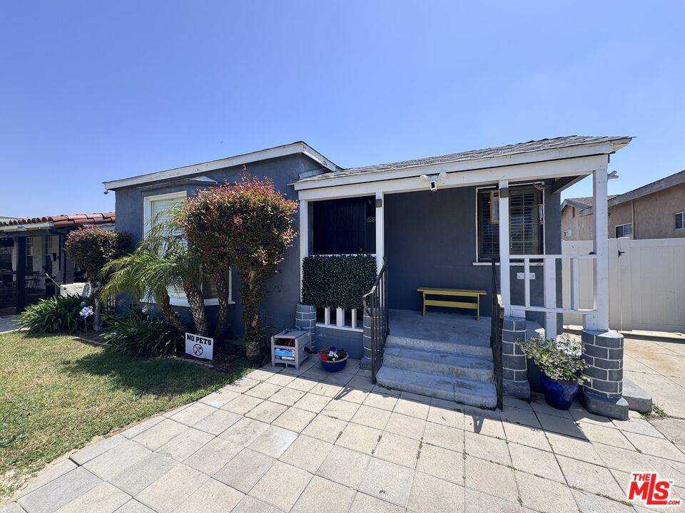 Los Angeles, CA 90047,8850 S Wilton PL