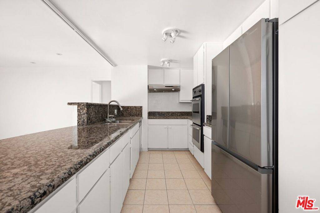 Los Angeles, CA 90067,2170 Century Park E #908