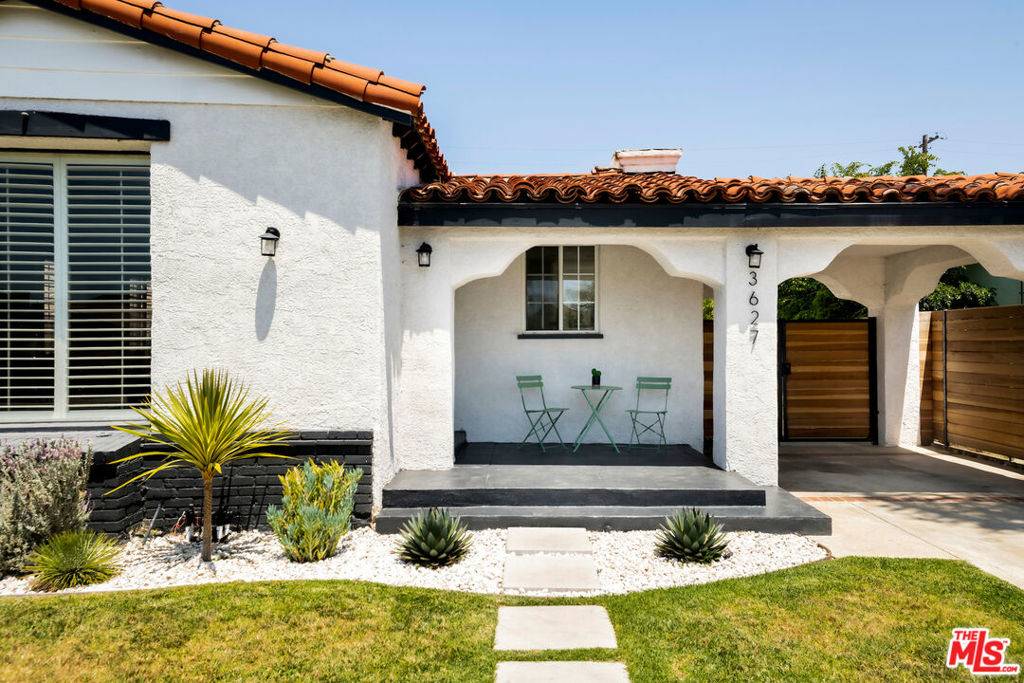 Los Angeles, CA 90043,3627 W 64th ST