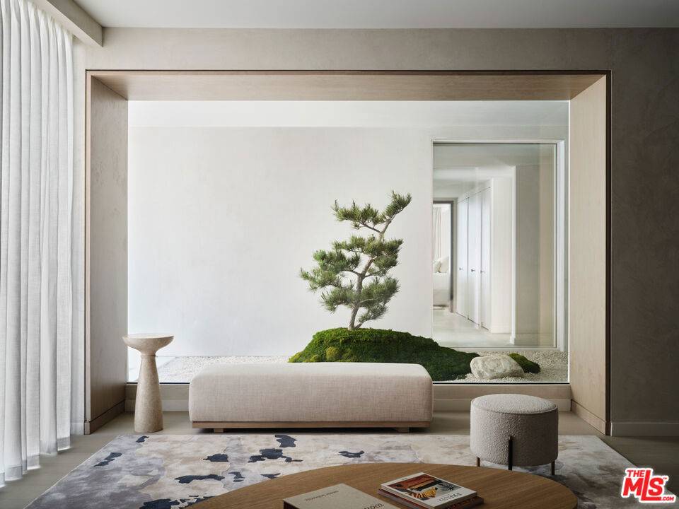 Beverly Hills, CA 90212,9200 Wilshire Blvd #203E