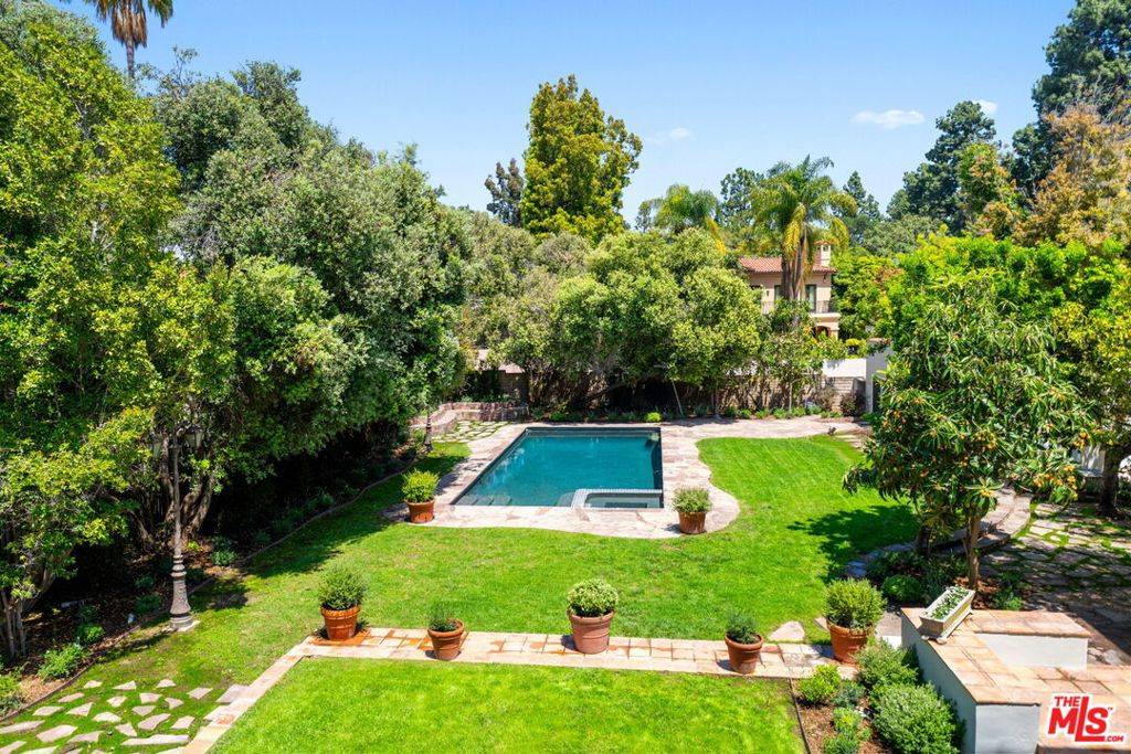 Beverly Hills, CA 90210,1004 N Beverly DR