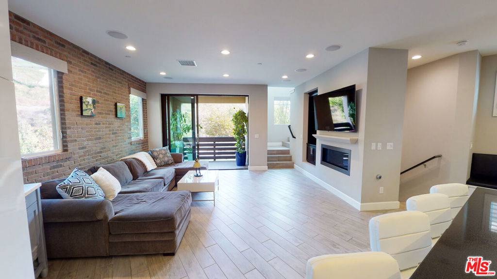 Los Angeles, CA 90094,12860 S Seaglass CIR