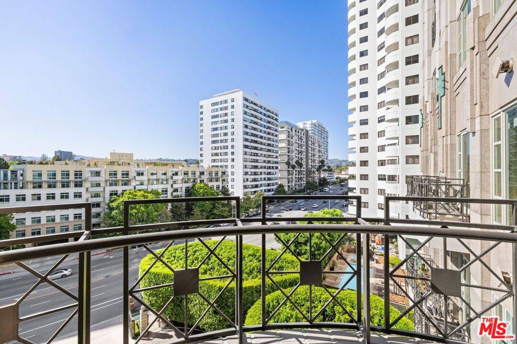 Los Angeles, CA 90024,10580 Wilshire BLVD #6NE