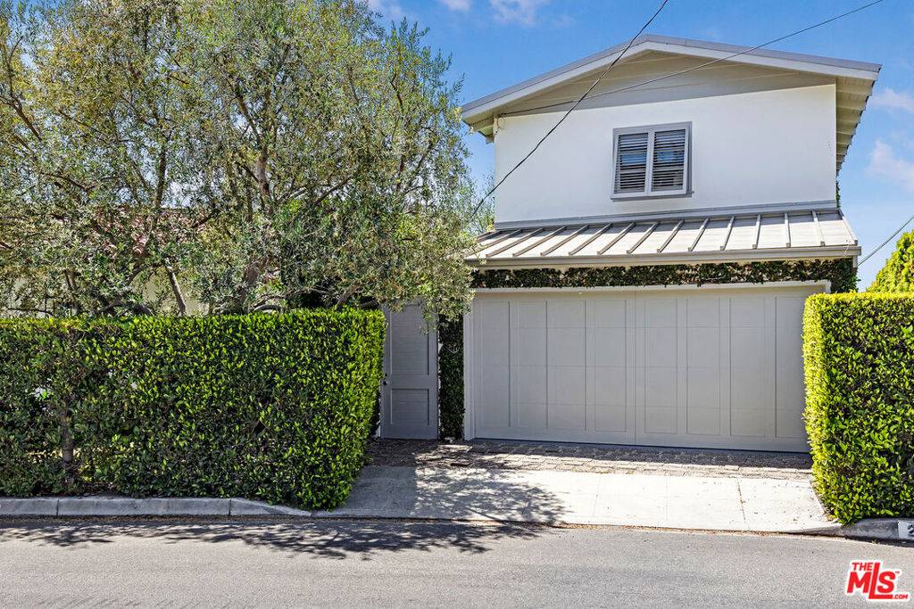 Santa Monica, CA 90402,271 Amalfi DR
