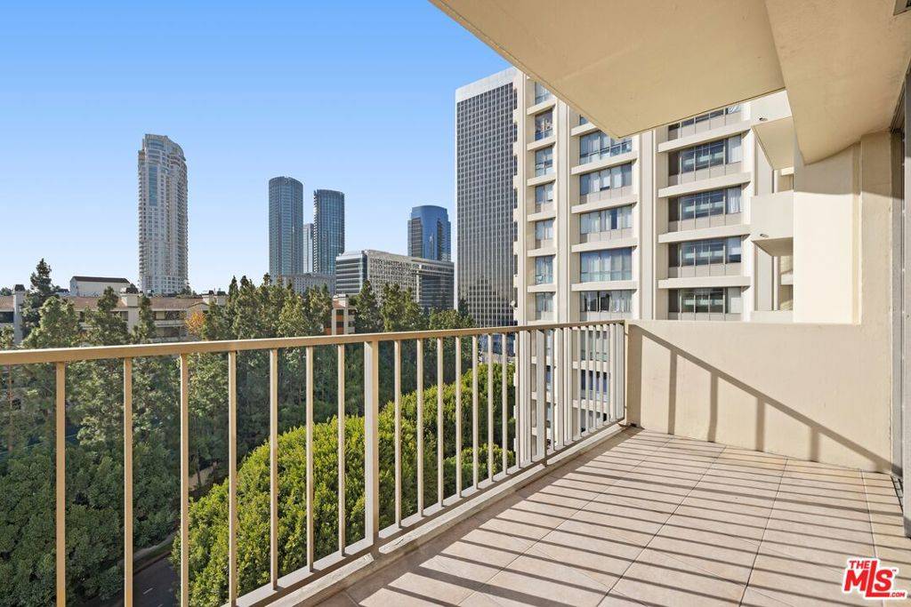 Los Angeles, CA 90067,2170 Century Park E #908