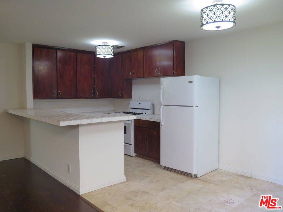 Los Angeles, CA 90034,3603 MENTONE AVE #6