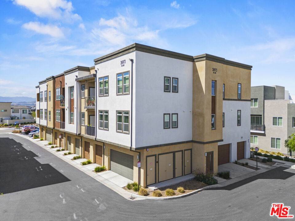 Valencia, CA 91381,26973 Prospector RD #204