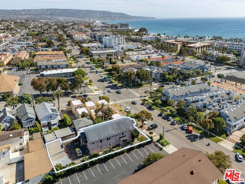 Redondo Beach, CA 90277,108 N Broadway