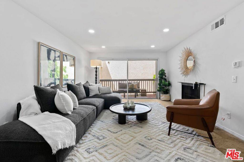 Culver City, CA 90230,7301 Raintree CIR