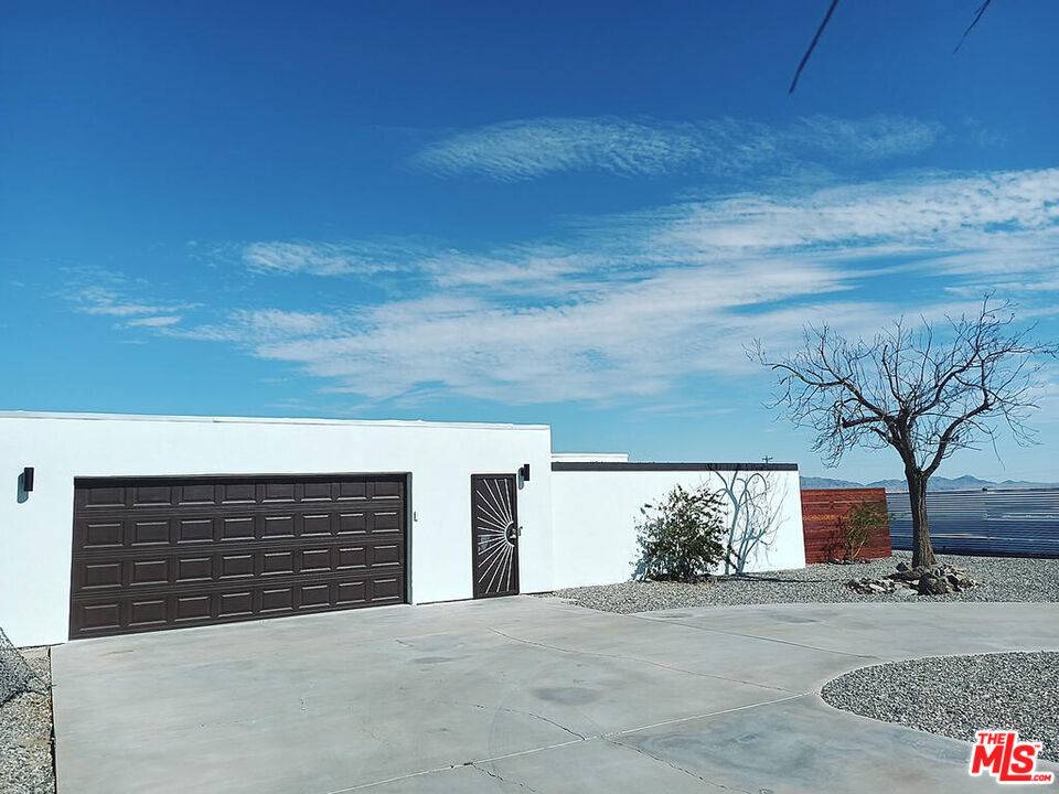 CA 92242,5105 Carlsbad AVE