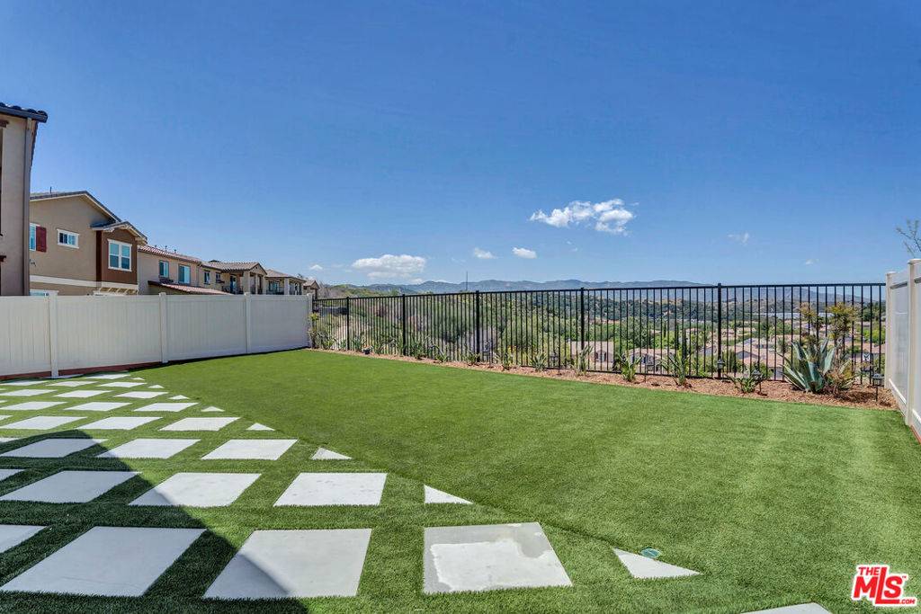 Newhall, CA 91321,23755 Orange Blossom DR