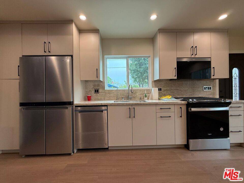 Northridge, CA 91325,18242 Rayen ST