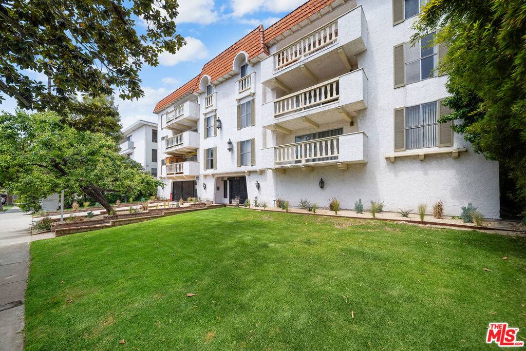 Santa Monica, CA 90402,605 San Vicente BLVD #107