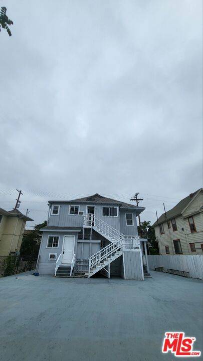 Los Angeles, CA 90006,1852 W 11th ST