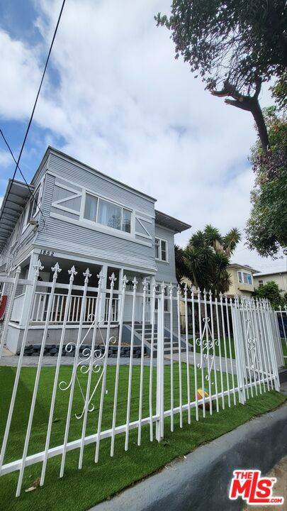 Los Angeles, CA 90006,1852 W 11th ST