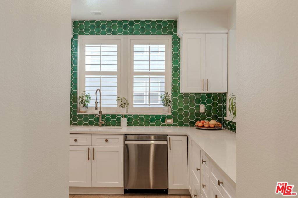 Playa Vista, CA 90094,7100 Playa Vista DR #101