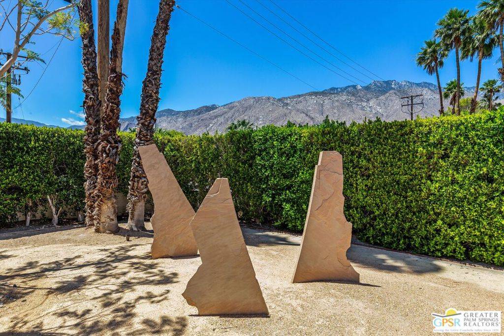 Palm Springs, CA 92262,1112 N Avenida Caballeros