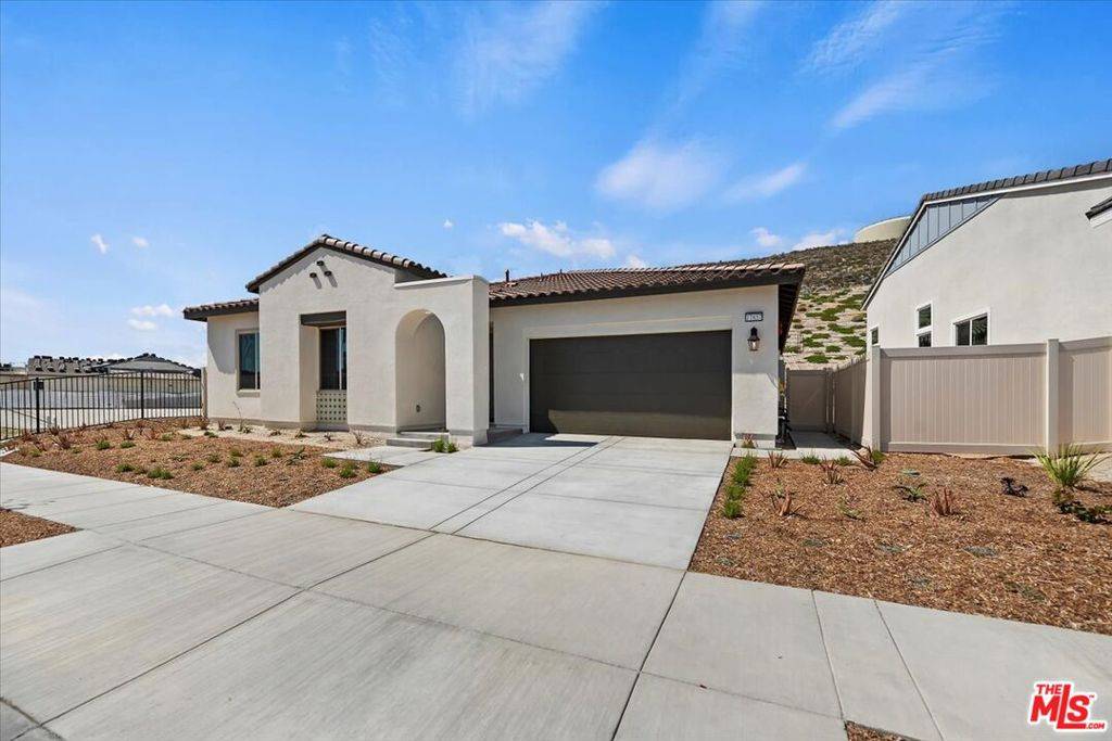 Santa Clarita, CA 91350,17857 Cirrus DR