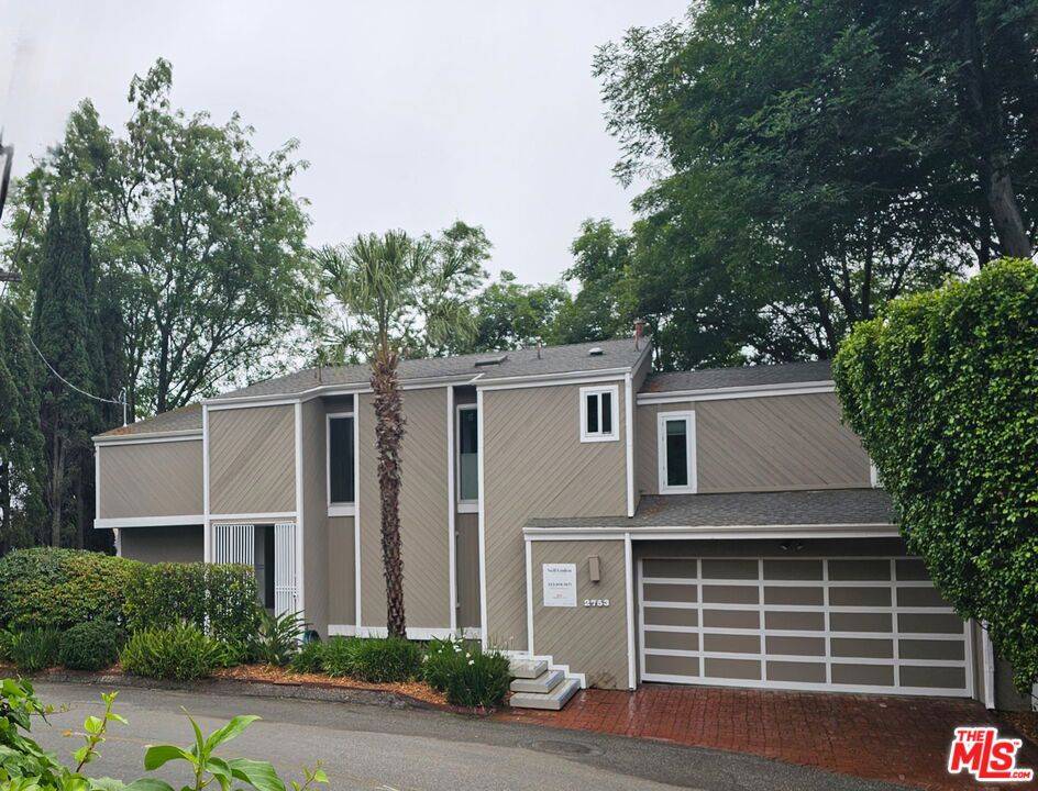 Los Angeles, CA 90046,2753 Nichols Canyon RD