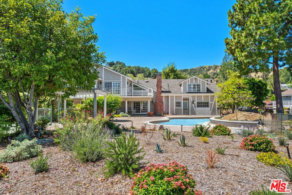 Woodland Hills, CA 91364,21663 Ulmus DR