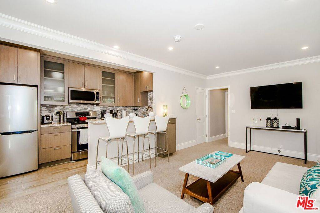 Santa Monica, CA 90405,2101 OCEAN AVE #18