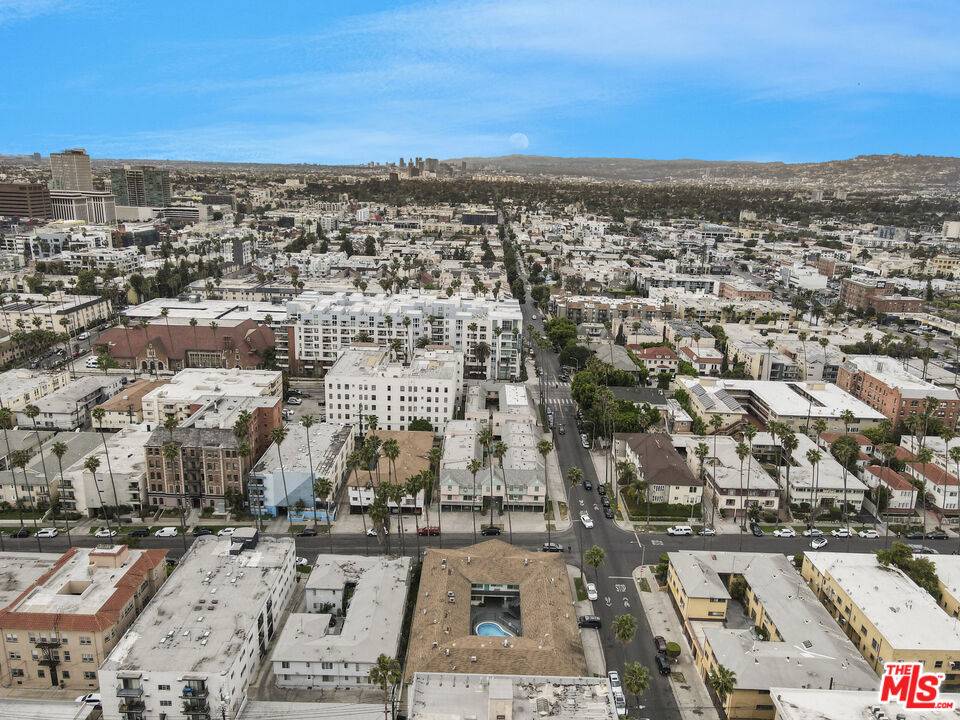 Los Angeles, CA 90020,400 S Mariposa AVE