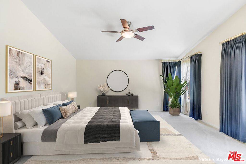 Woodland Hills, CA 91367,24901 Vista Verenda