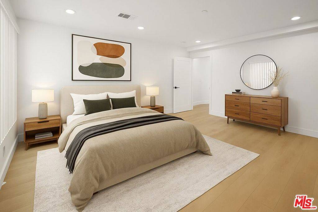 Los Angeles, CA 90039,2700 Fletcher DR #3055