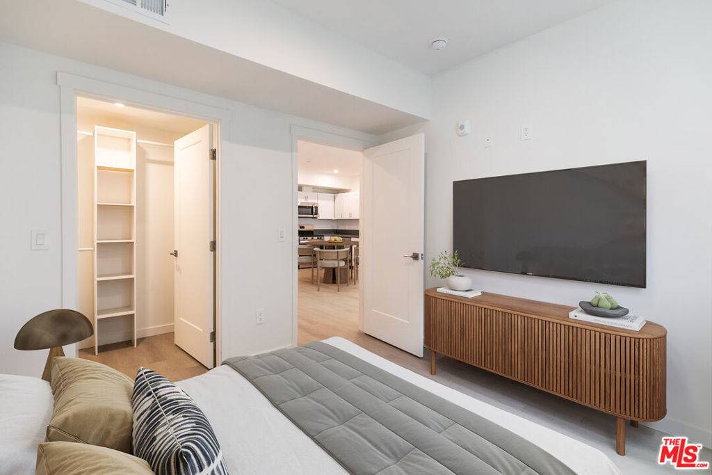 Los Angeles, CA 90029,1227 N Berendo ST ##102