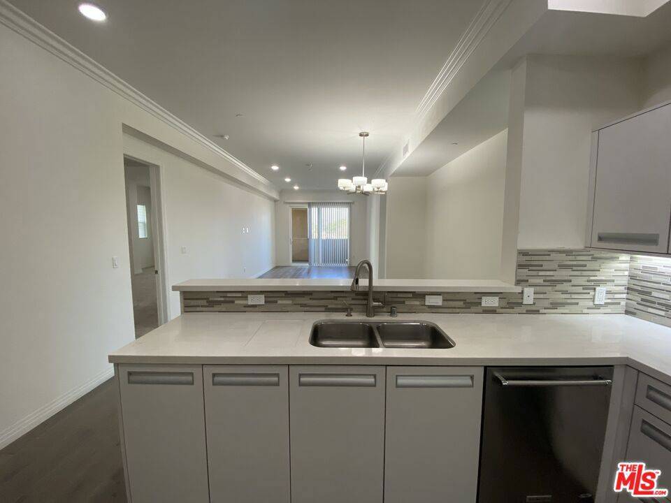 Los Angeles, CA 90010,4180 Wilshire BLVD #508