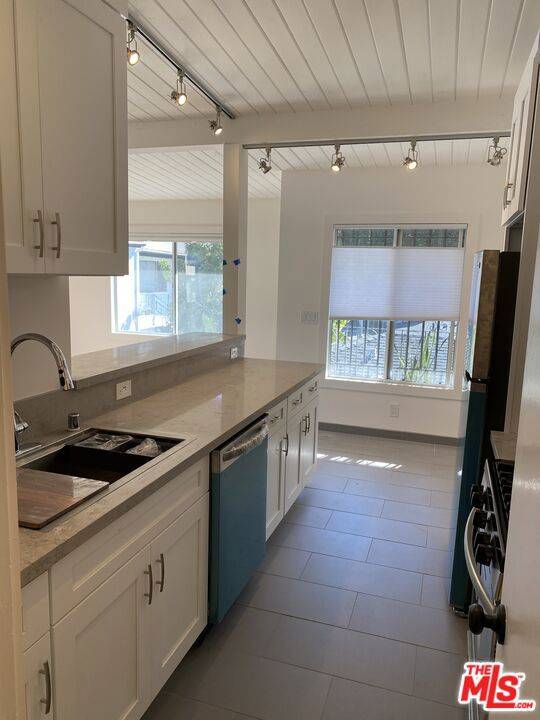 Santa Monica, CA 90404,2911 COLORADO AVE ## B