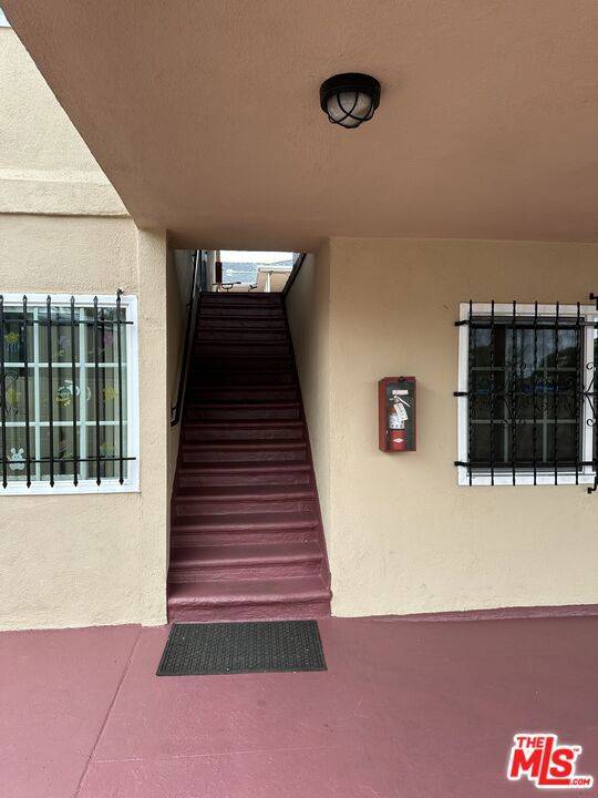 Los Angeles, CA 90043,6550 Brynhurst AVE