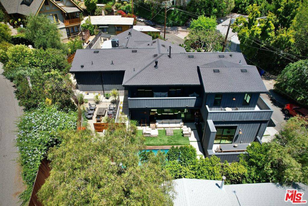 Los Angeles, CA 90068,1919 Pinehurst RD