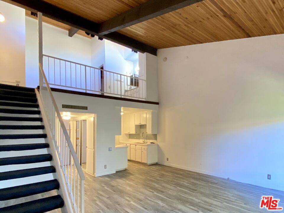 Encino, CA 91316,5460 WHITE OAK AVE #A312