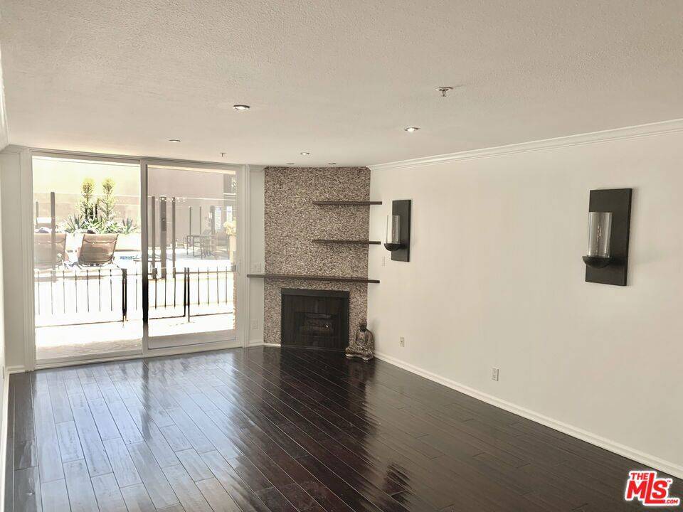 Los Angeles, CA 90046,7320 Hawthorn AVE #108